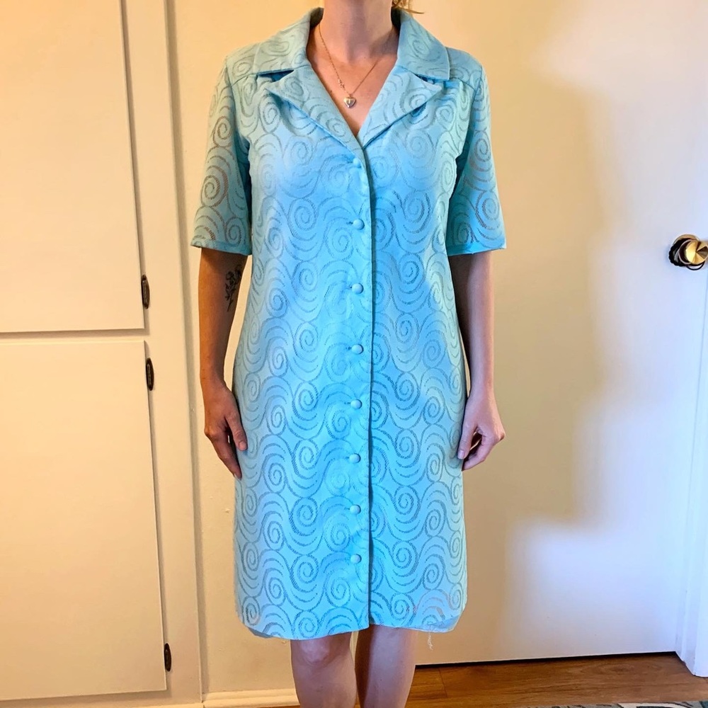 Vintage Lace 1960s House Dress with Belt - Picture 3 of 5